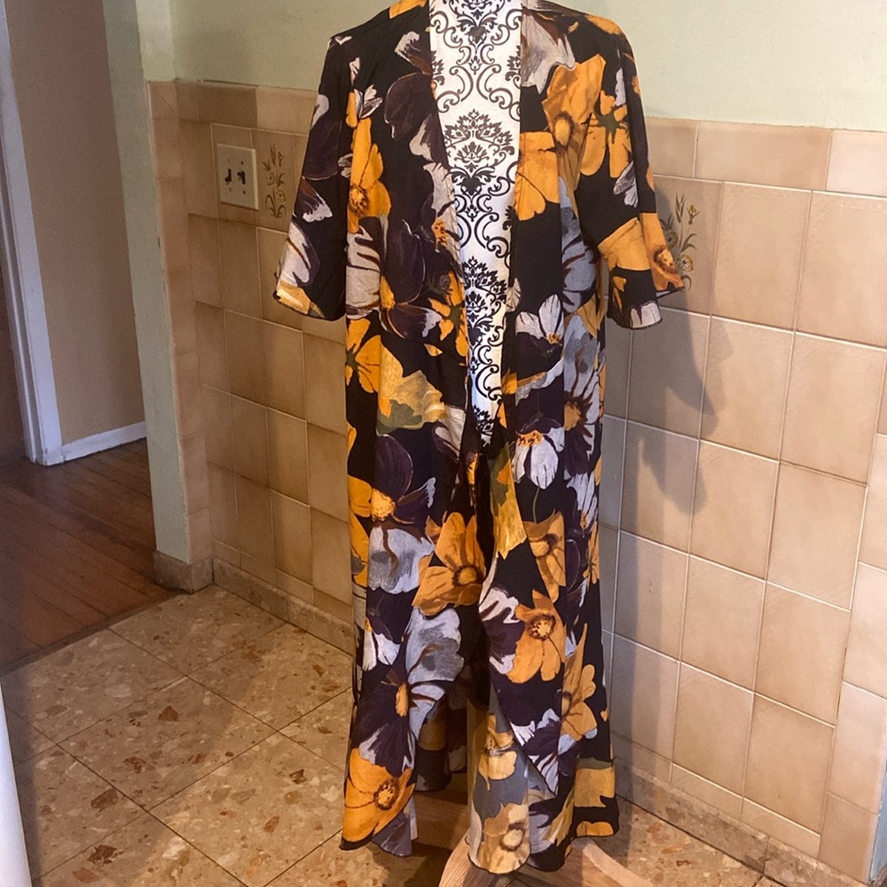 Boohoo Floral Black and orange Komono w/ Belt